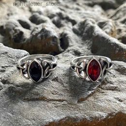 Solitaire Ring Triangle Viking Black Zircon Stone Vintage Stainless Steel Rings Unisex Simple For Men Women Red Ring Classic Jewelry Wholesale YQ231207