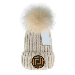 Fashion New Designer hats Men's and women's beanie fall/winter thermal knit hat ski brand bonnet High Quality Skull Hat Luxury warm cap F-4