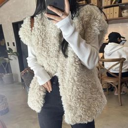 Women's Fur Clothland Women Sexy Waistcoat Short Sleeve Open Stitch Vest European Style Fashion Casual Jacket Coat Mujer MA127