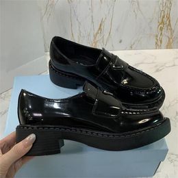 Fashion Luxury Dress Shoes flat shoes brand Designers soft square toe women dress shoes slip-on drivers shoes lazy women leather loafers