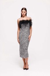 2024 Women Fashion Dress Runway Dresses Women's light luxury feather sequin strapless dress with a design that enhances body shape. Small forma