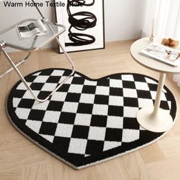 Carpet Ins Black White Checkerboard Love Heart Irregular Soft Home Decoration Bedroom Plush Mat Large Area Non slip Fluffy Rug 231206