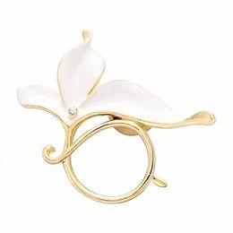 Pins Brooches Fashion Lovely Alloy White Enamel Flower Magnetic Simple Beautiful Clip Magnetic Eyeglass Holder Brooch For Women Design 231208