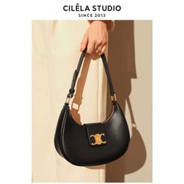 Legal Copy Deisgner Celins's Bags online shop 2023 New Triumph Women's Bag Light Luxury Saddle Underarm Fashionable and Versatile One Shoulder Crossbody Crescent