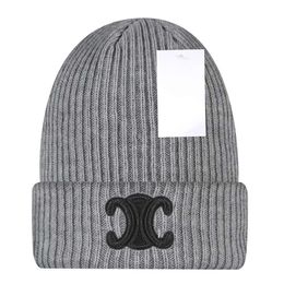 Designer beanie luxury beanie knitwear hat temperament versatile beanie knitted hat warm letter design hat Christmas gift very nice hat N-9