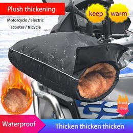 Five Fingers Gloves Waterproof Motorcycle Handlebar Muffs Hand Protector Winter Windproof Thickened Warm Thermal Mobile Handle Bar Cover Gloves 231207