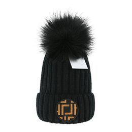 Designer Brand Men's Beanie Hat Women's Autumn and Winter Small Fragrance Style New Warm Fashion Knitted Hat V-10