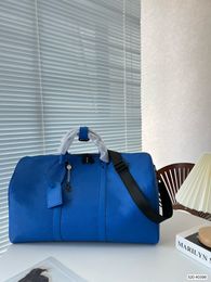 Luxury Bags Unisex Blue Travel Bag Embossed Letter Mens Travel Bag Luggage Bag Duffel Bags Women Fitness Yoga Bag Letters Shoulder Strap Totes Shoulder Bags