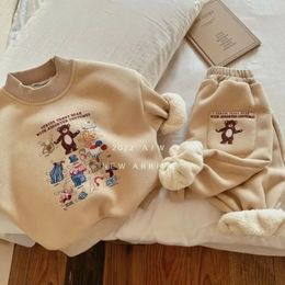 Clothing Sets Winter Plush Warm Children's 2023 Cute Bear Girls' Boys Thick Cartoon Printed Sweater Pant 2 Pcs Casual Baby Cothes 231207