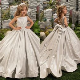 Luxury Silver Flower Girl Dresses Jewel Neck Glitter Sequined Sleevless Backless with Bow A Line Floor Length Custom Made for Wedding Party