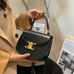 Legal Copy Deisgner Celins's Bags online shop Hong Kong Triumphal Arch genuine leather bag 2023 new spring/summer high-end crossbody for women's saddle
