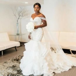 2024 African Mermaid Wedding Dress Off Shoulder Lace Appliques Ruffles Tiered Otganza Court Train Bridal Gowns for Women Abendkleider Vestidos De Novia