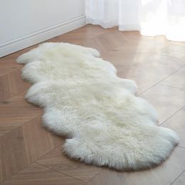 Carpets Soft White Faux Fur Area Rugs Kids Living Room Bedroom Shaggy Floor Chair Mat Home Decoration Sheepskin Plush Bedside Carpet 231207