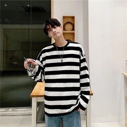 Men's T Shirts Spring Autumn Men Round Neck Black White Stripe Long Sleeve T-shirt Loose Tide Bottom Top