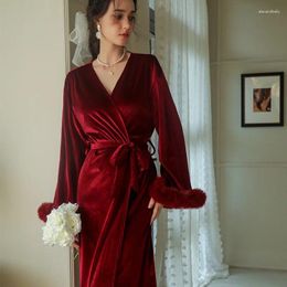 Women's Sleepwear QSROCIOQ Pajamas Robe Fashion Velvet Cuff Feather Decor Bathrobe For Winter Sexy Nightgown Valentine