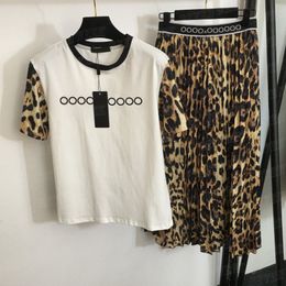 Letter Printed T Shirts Tops Leopard Print Pleated Skirts Casual Suits For Women Designer Tees High Waist Dress Fashion Two Piece