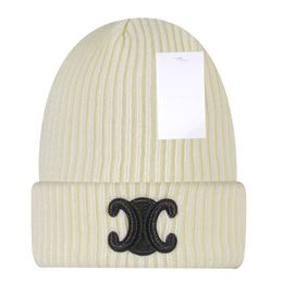 Designer beanie luxury beanie knitwear hat temperament versatile beanie knitted hat warm letter design hat Christmas gift very nice hat N-10