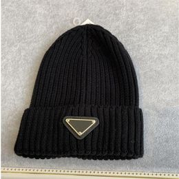 Fashion Beanie hats Man Woman Skull Caps Warm Autumn Winter Breathable Fitted Hat 8 Colour Cap Highly Quality223v