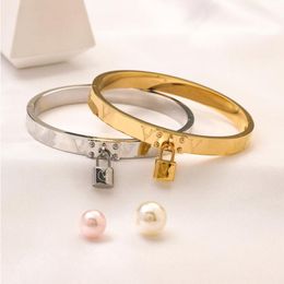 Fashion Style Bracelets Bangle Top Sell Luxury Designer Women Jewellery 18K Gold Plated Lock Letter Stainless Steel Wedding Lovers Gift B Uxrh
