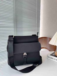 New men messenger bag luxury designer bags crossbody bag women shoulder bags black minimalist fashionable waist handbag