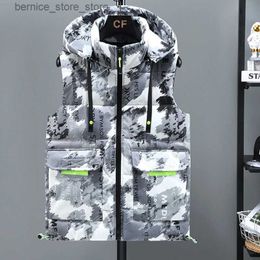 Men's Vests 2022 Winter Camouflage Thick Vest Men Hooded Hat Detachable Sleeveless Coat Waterproof Male Comfortable Waistcoat Plus Size 5XL Q231208