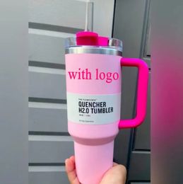 PINK Flamingo 40 onças Quencher H2.0 Canecas de café Copos de acampamento ao ar livre viagens Copo de carro Copos de aço inoxidável com alça de silicone Presente de Dia dos Namorados 1: 1 Mesmo 12,8