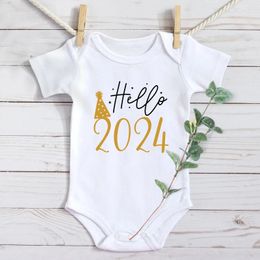 Rompers Hello 2024 Newborn Bodysuit Cotton Short sleeved Baby jumpsuit Baby Boys and Girls New Year Ropea Clothing Christmas Gift 231208