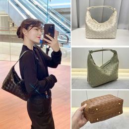 Venetaabottegas Handbag b Family Genuine Leather Women's Bag Cowhide Handmade Woven Lunch Bag Fashionable Portable Armpit Small Bag Niche Pillow Dumplings Bag