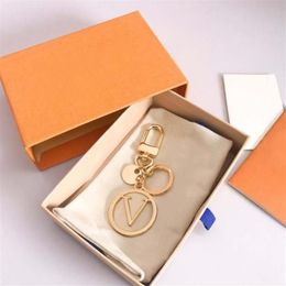 Fashion Keychain Key Buckle Letters Design Handmade Leather Keychains Men Women Bag Pendants 6 Option Top Quality 2022198F