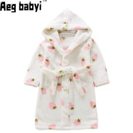 Towels Robes Baby Boys Girls Clothes Cartoon Hooded Kid Sleepwear Robes Winter Warm Casual Children's Pyjama Fashion Long Sleeve Kid Bathrobe 231208