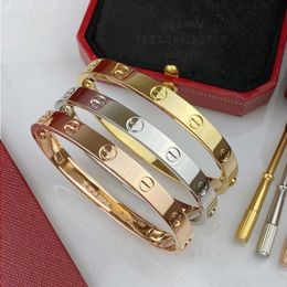 Love Bangl Bangle 18k Gold Bracelet Mens for Woman Designer 16 17 18 19cm T0p Quality Highest Counter Fashion Luxury Classic Style Anni Grde