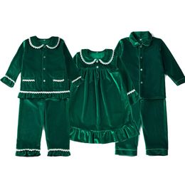 Pyjamas Wholesale Baby Clothes Kids Pyjamas Soft Warm Velvet Family Party Sibling Green Clothings Matching Boys Girls Christmas Pyjamas 231207