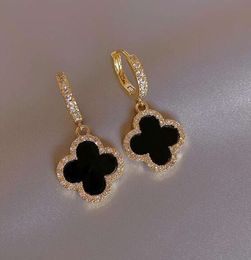 Designer Earrings Four-leaf Clover Earring for Women Senior Small Fragrant Wind Earrings New Clover Ear Ring 18k Gold Light Luxury Flash Mens Earloop