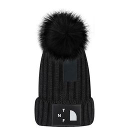 New Luxury classic designer autumn winter hot style beanie hats men and women fashion universal knitted cap autumn wool outdoor warm skull caps R-2