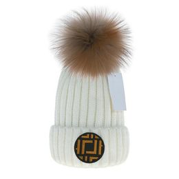 Designer Brand Men's Beanie Hat Women's Autumn and Winter Small Fragrance Style New Warm Fashion Knitted Hat V-21