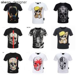 Philipp Plein Designer Tee Luxury Bear Tshirt Brand Tshirt Spray Letter Shortsleeved Summer Mens and Womens Tees t Shirt Rhinestone Skull Men Tshirts Pb 12 1UHL