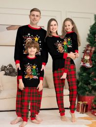 Family Matching Outfits Christmas Elk Print Mother Father Kids Clothing Sets Sleepwear Baby Romper Pyjamas Xmas Look 231207