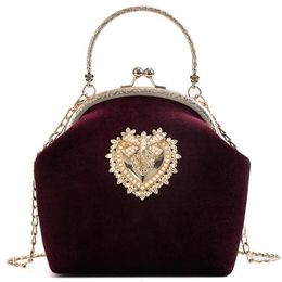 Evening Bags 2022 Femme Retro Velvet Pearl Handbag Vintage Velour Heart Design Bag Wedding Party Bride Clutch Badge Purse260U