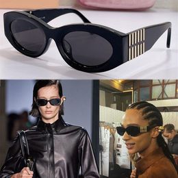 Cat Eye Sunglasses Womens Fashion Chunky Square Box Runway Designer Sunglassess Temple Metal Letters Classic Black Glasses Rest Sh240o