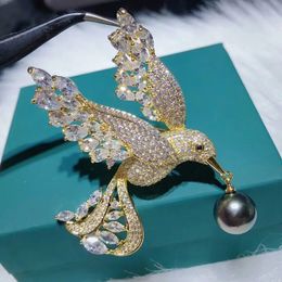 Pins Brooches Fashion Jewellery Charming Clear Zircon Crystal Hummingbird Bird Pendant Brooch 231208