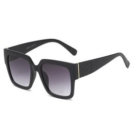 9399 Fashion Round Sunglasses Eyewear Sun Glasses Designer Brand Black Metal Frame Dark 50mm Glass Lenses For Mens Womens Better B295V