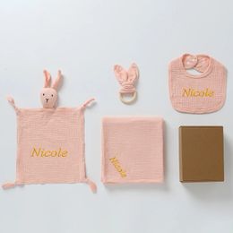 Blankets Swaddling 4pcsSet born Personalised Name Muslin Cotton Comforter Towel Baby Gift Swaddle Comfort Teether Bib 231208