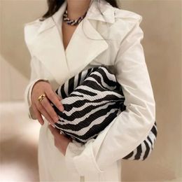 Fashion Day Clutch Dumpling Bag zebra Holographic Cloud Clip Purse Women Pleated uette Pouch Handbag 220122340t