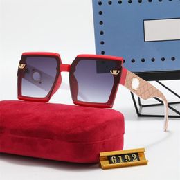 Brand Cool Sunglasses Men Square Lense Designer Sunglasses For Woman Eyewear Classic Hollow Letter Fashion Beach Glasses With Case222u