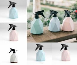 600ml Rhomb Watering Can Pot Spray Bottle Container Cleaning Gardening Tool1238y1811403