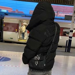 Winter Männer Trapstar 2023 Irongate Mit Kapuze Stepp Frauen Warme Vintage Kurze Jacke Top Qualität Gestickte Schriftzug Mantel 688ss