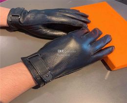 Winter Men Deerskin Pattern Gloves Autumn Winter Sheepskin Mittens Boys Plus Velvet Glove Touch Screen Leather Mitten With Box1626061