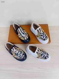 Luxury designer baby Casual shoe high quality Slip-On kids shoes Size 26-35 Multi Colour plaid design girls boys Sneakers Dec05