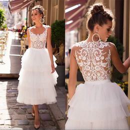 Stilvoll eine Linie Spitze Beach Brautkleider Schaufel Hals Tee Länge kurze Brautkleider Tüll Tulle Stufe Robe de Mariee