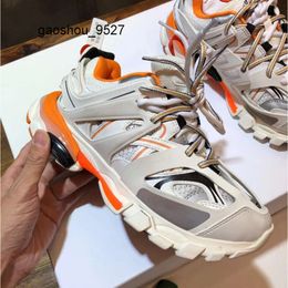 blueLuxu Desigers Mens womens sports shoes Lowtop running shoess Track Black red white pink Grey orange fluorescent yellow sky balencaigalies balencigalies WRPV